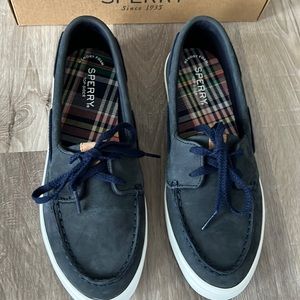 Women’s Sperry Sailor Boat Nubuck shoes in Navy